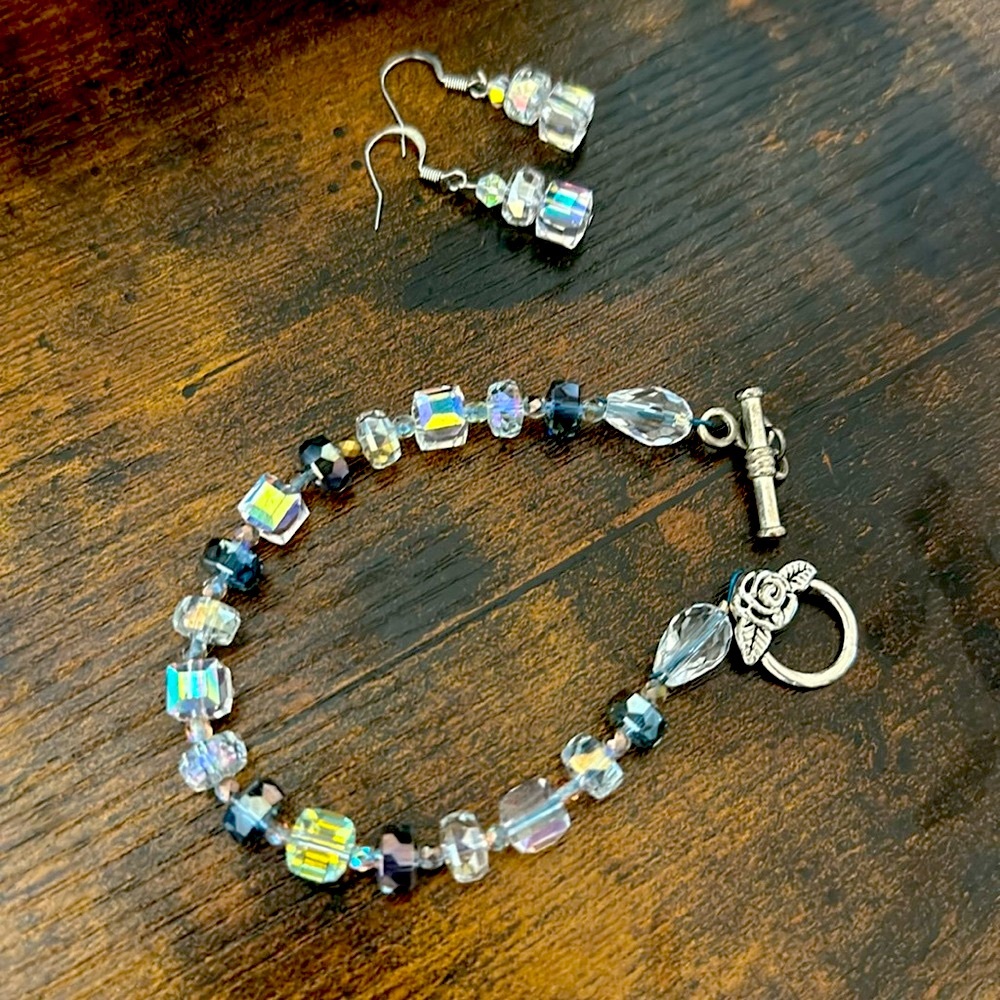 Bracelet & Earring Set - Picture 3 of 5